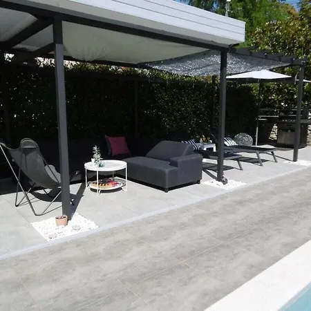 Luka Cream Holiday home *